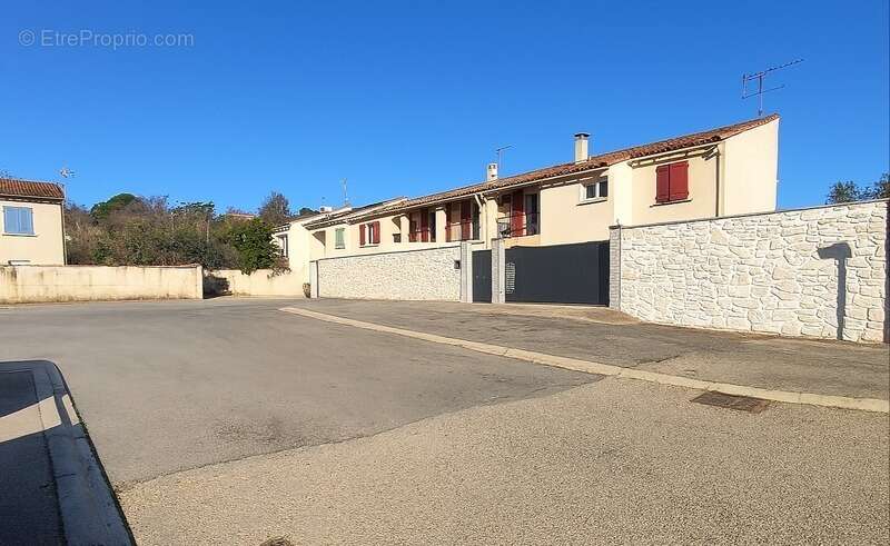 Maison à SAINT-GILLES