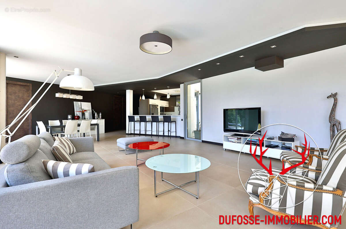 Maison à CHARBONNIERES-LES-BAINS