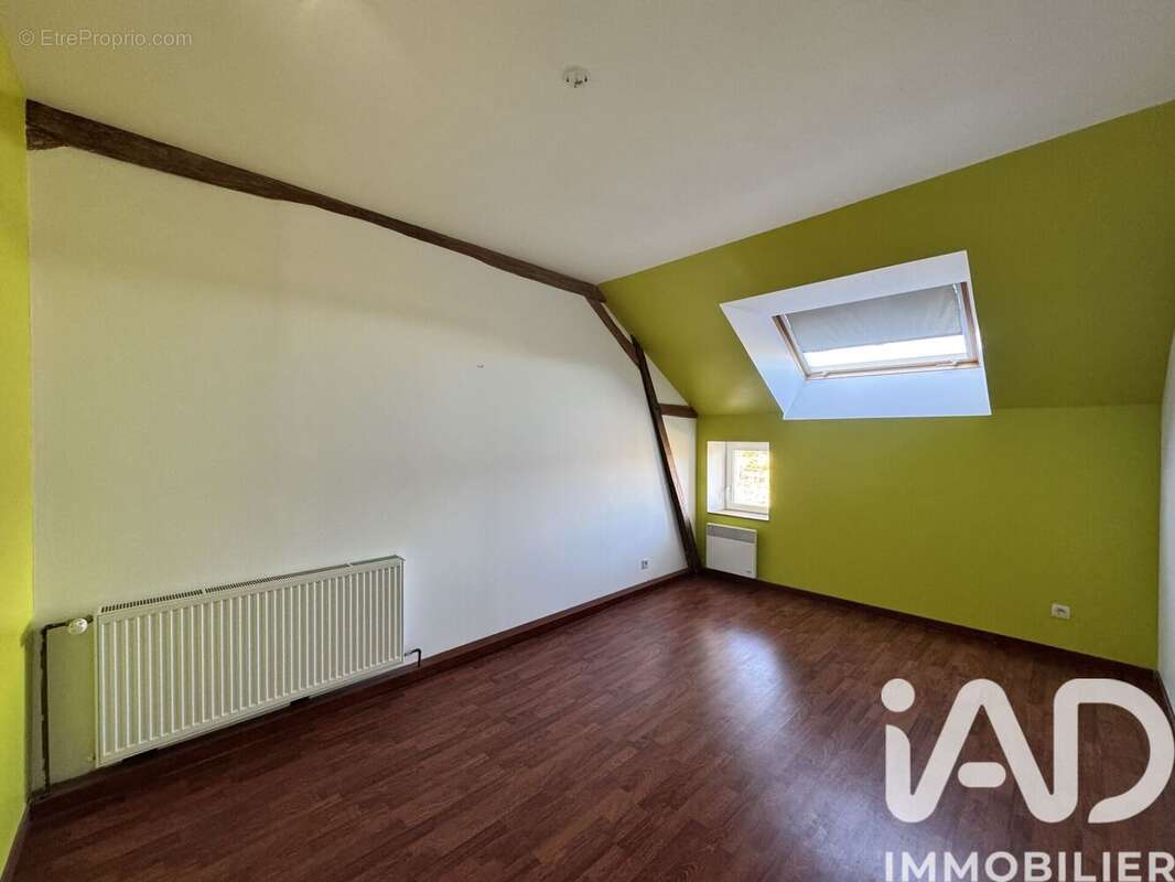 Maison 194 m² à Luze  - photo 8