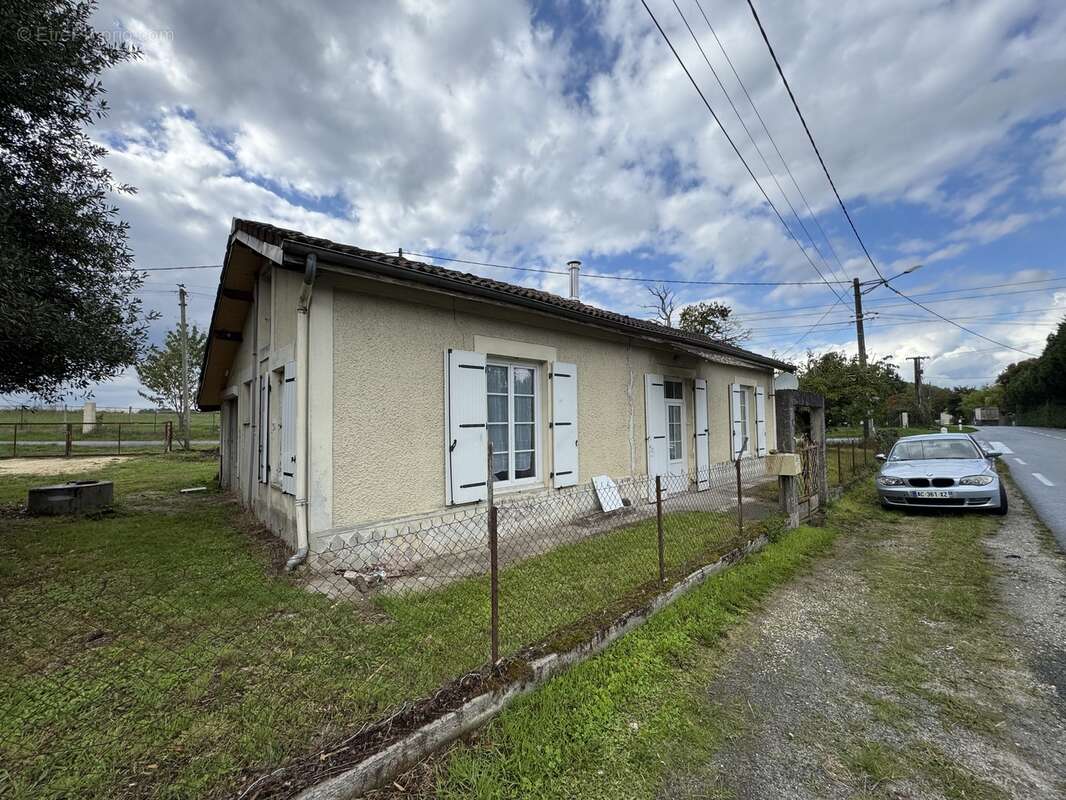 Maison à SAINT-PIERRE-DU-PALAIS