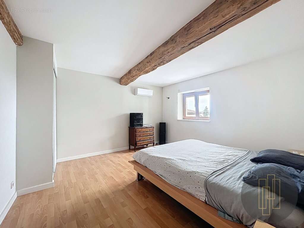 Maison à MONTMERLE-SUR-SAONE