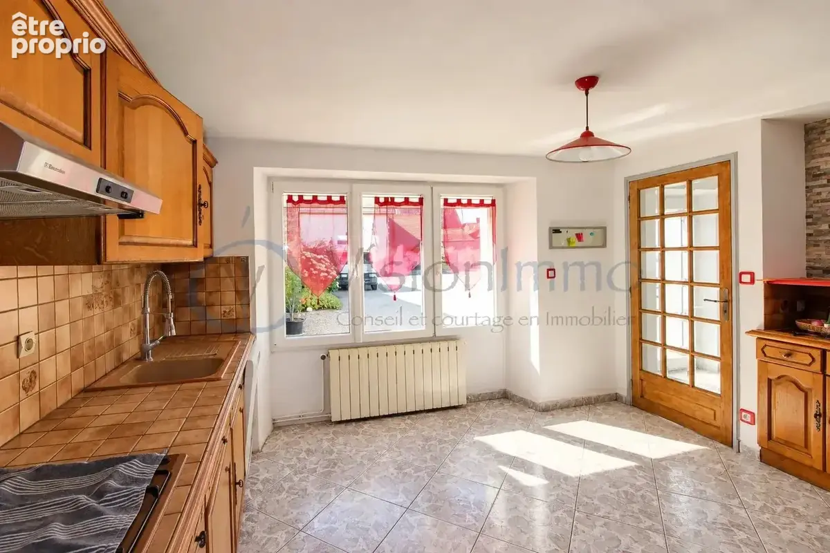 Maison spacieuse de 151 m² à Sornay, 3 chambres - photo 2