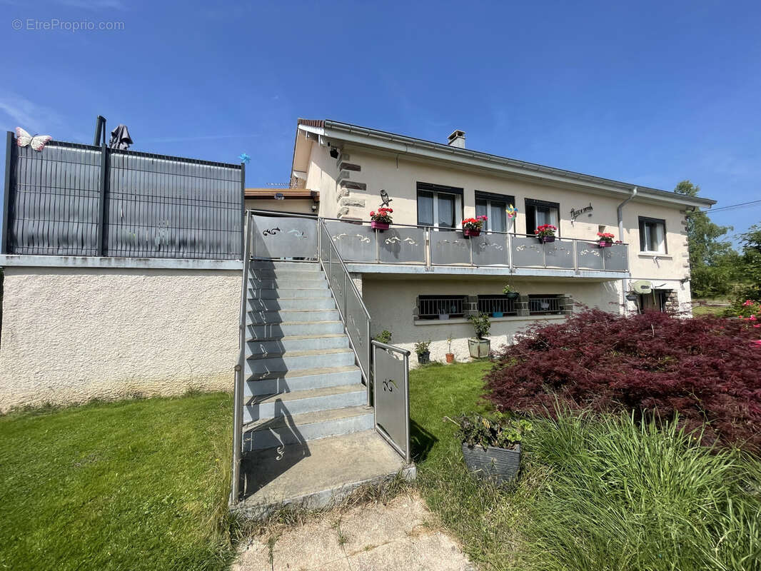 Commerce à FROTEY-LES-LURE