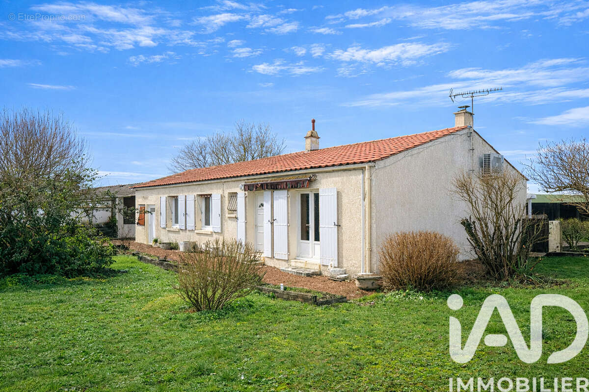 Photo 2 - Maison à VERINES