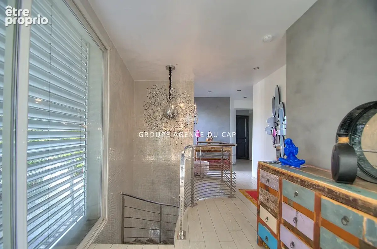Villa saint raphael valescure 279m² avec piscine  proche des golfs - photo 9