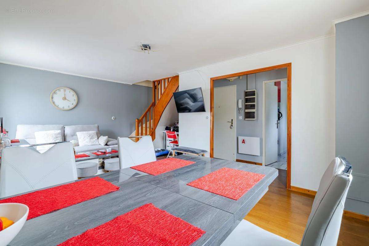 Appartement à LOUVRES