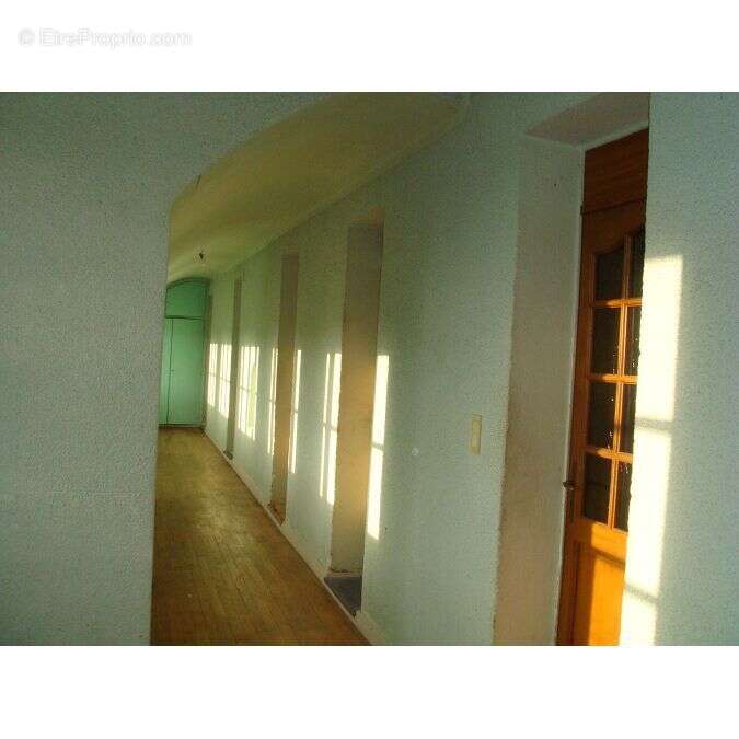 Maison à LES QUATRE-ROUTES-DU-LOT