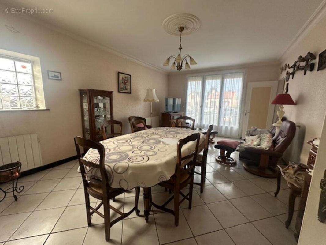 Maison 75 m² à Voves  - photo 2
