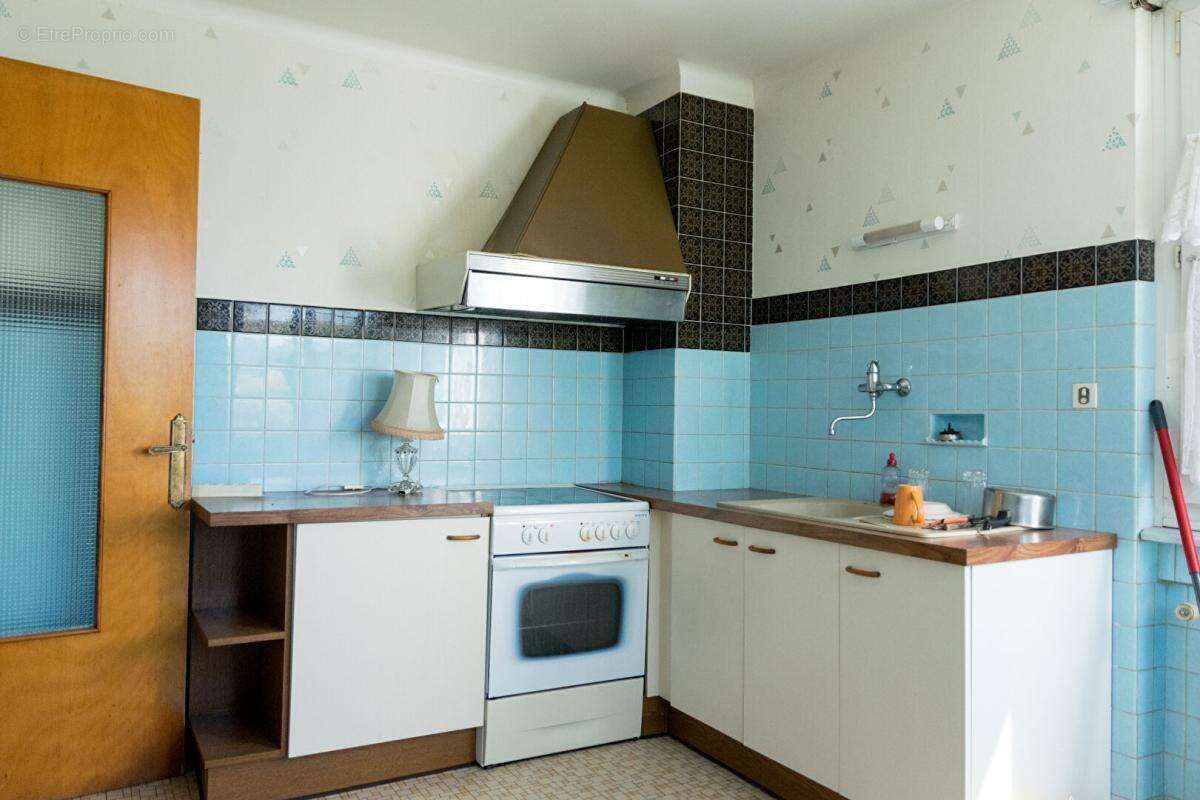 Agréable maison avec beau potentiel - photo 9