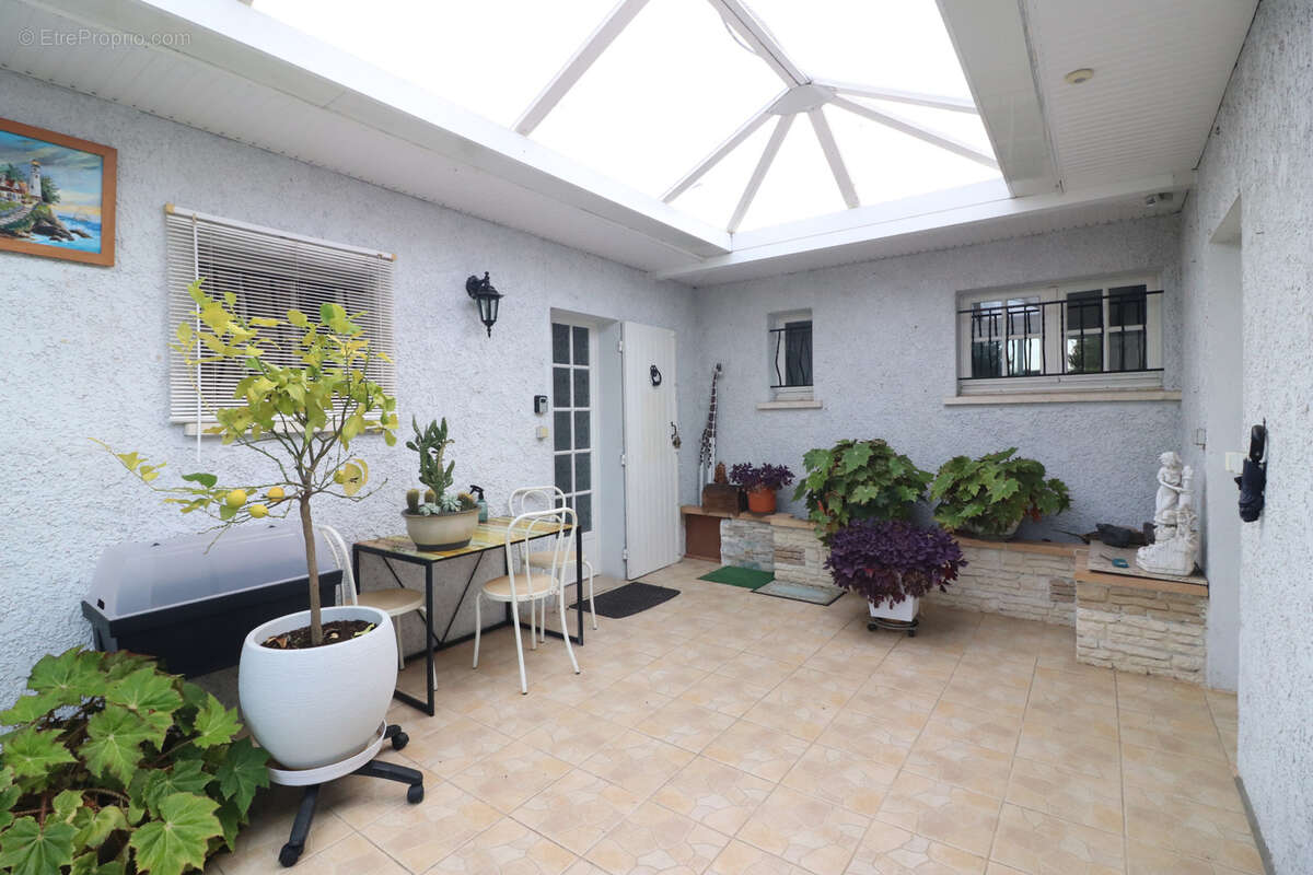Maison de plain pied dans quartier privilégié au calme - photo 11