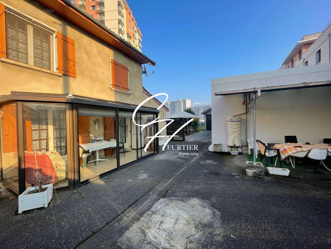 Maison à ECHIROLLES