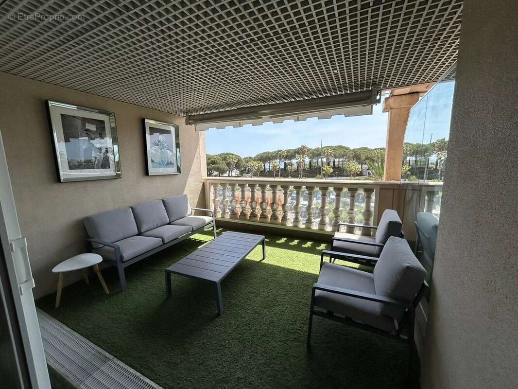 Appartement à VALLAURIS