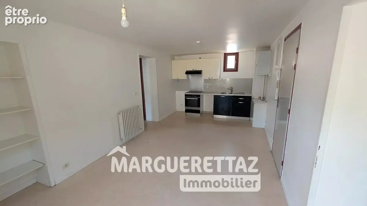Appartement T2 + bureau, centre village - photo 6