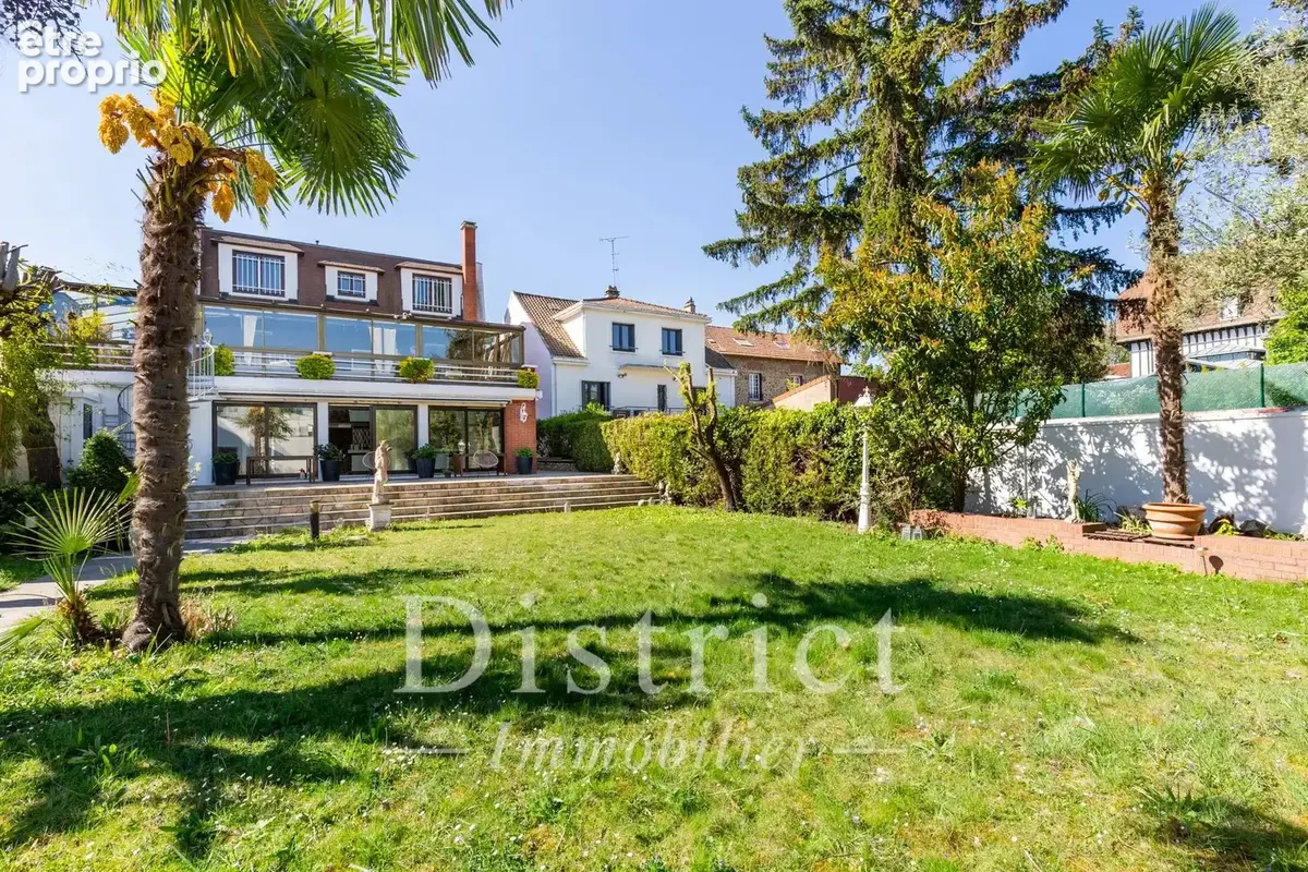 Belle propriété sur les bords de Marne. Maison de 432 m² sur 917 m² de terrain. - photo 3