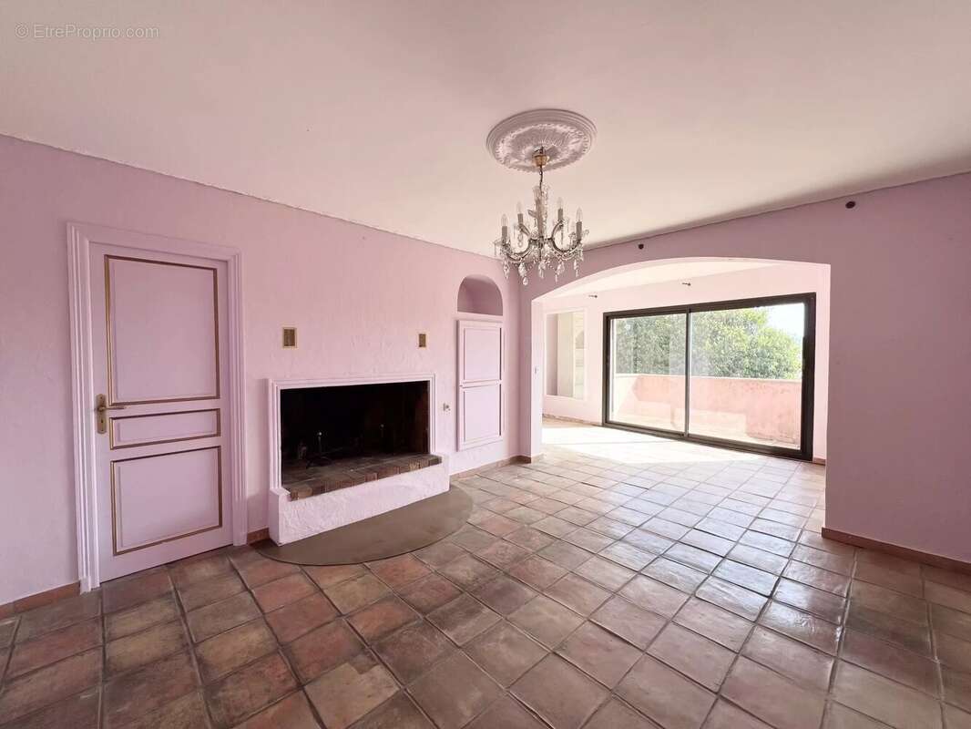 Appartement à COGOLIN