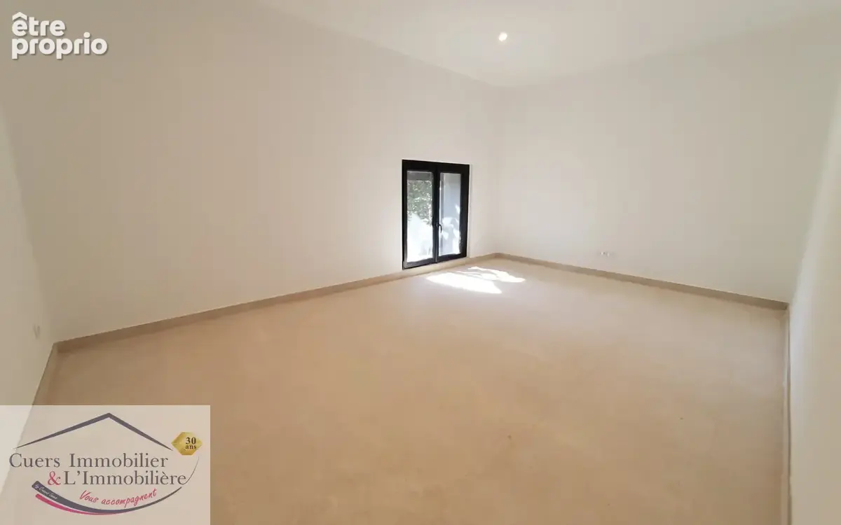 CUERS, propriété T6 -  182m2 + dépendance 50m2 - photo 10