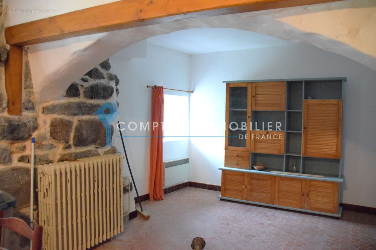 Dépt. 43 - A VENDRE à FREYCENET-LA-CUCHE - Ferme Rénovée de 175 m2 - Parcelles de 990 m2. - photo 9
