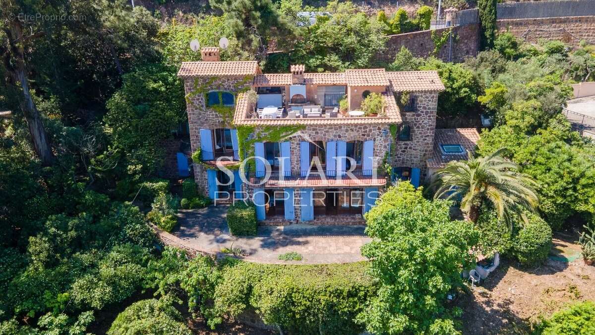 Maison à THEOULE-SUR-MER