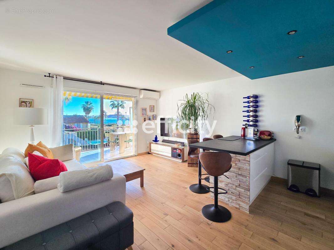 Appartement à VALLAURIS