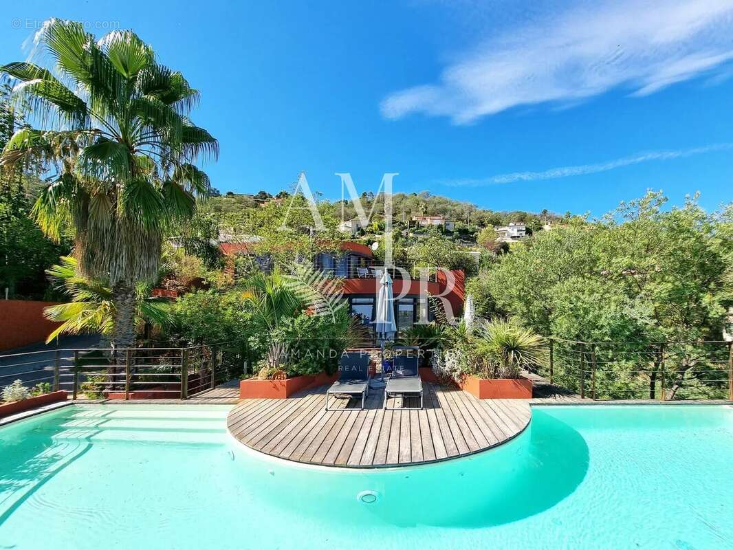 Maison à MANDELIEU-LA-NAPOULE