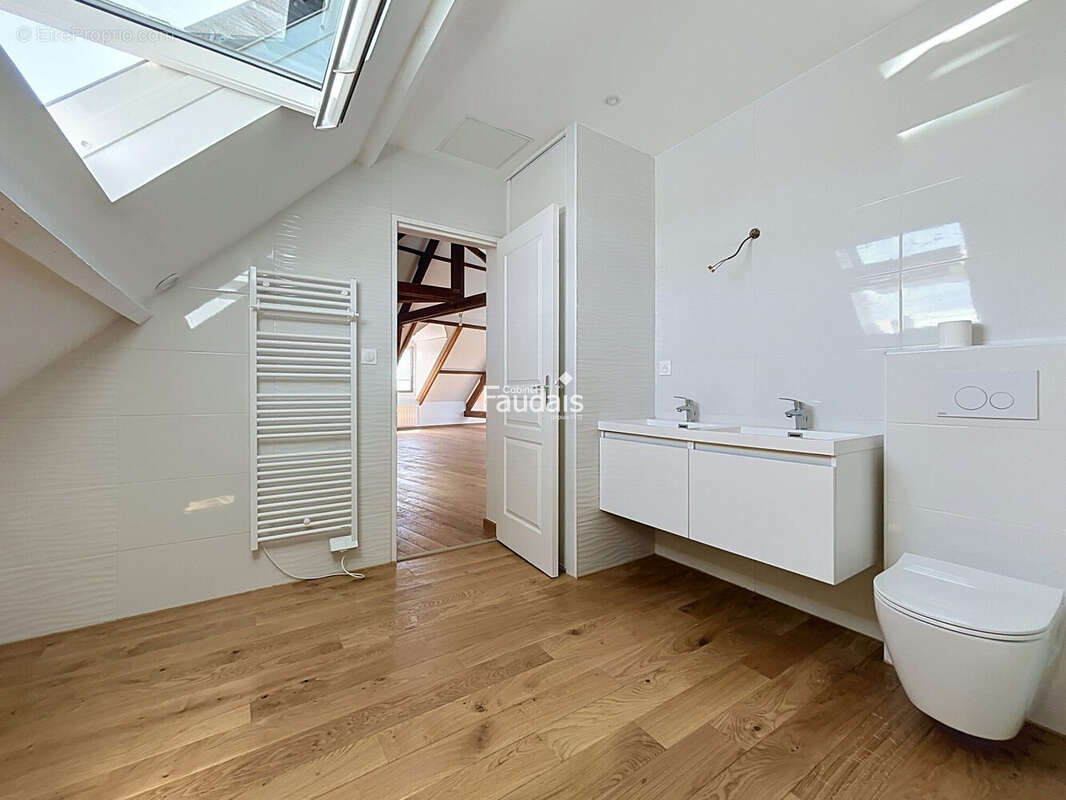 Salle d'eau - Appartement à BARNEVILLE-CARTERET