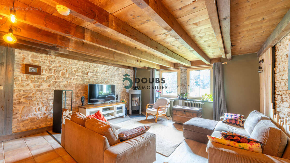 Maison à PIERREFONTAINE-LES-VARANS