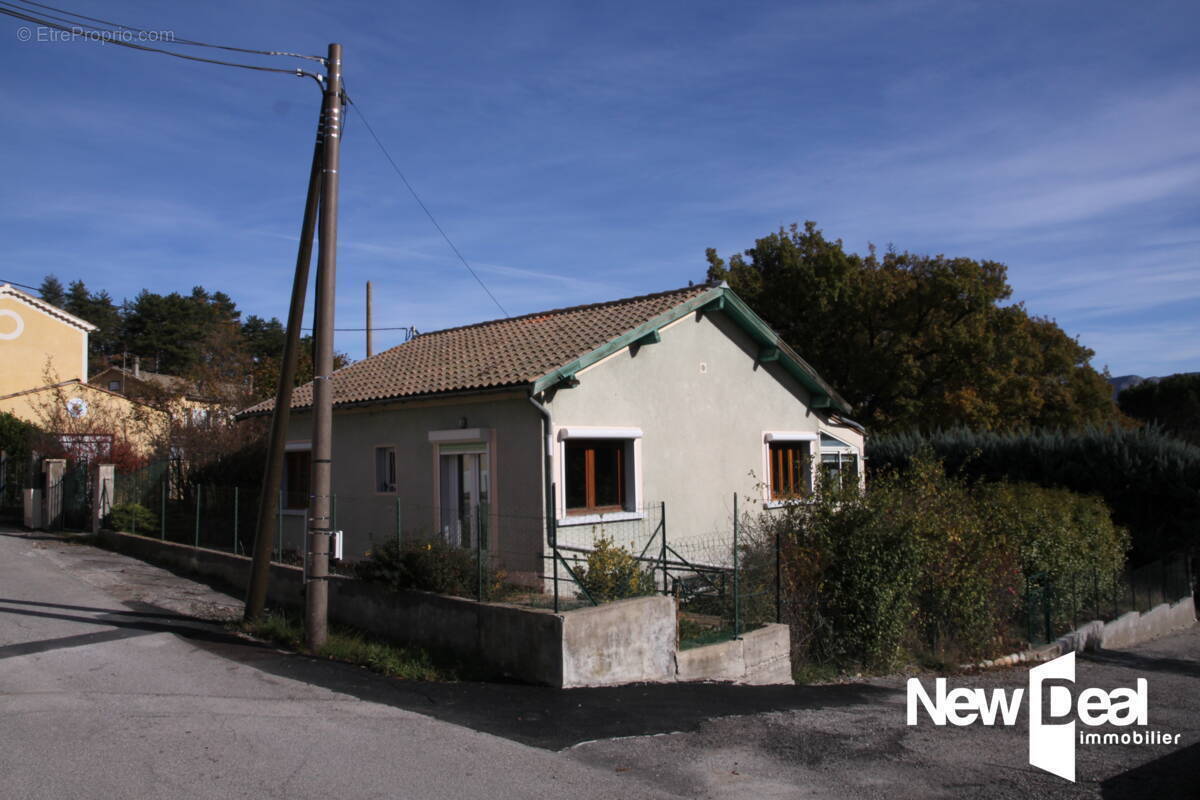 Maison à NOYERS-SUR-JABRON