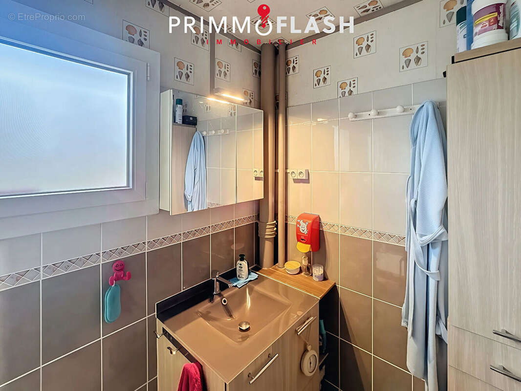 Appartement à AUBERVILLIERS
