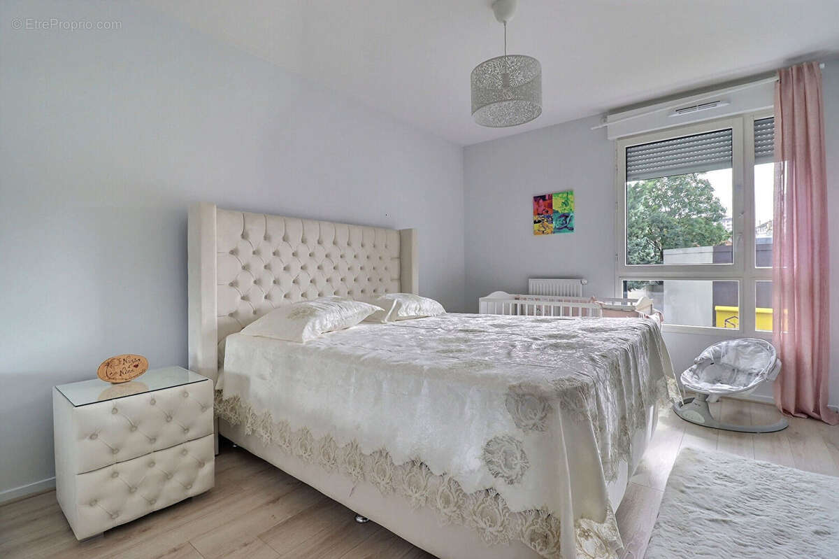 Appartement à COLOMBES