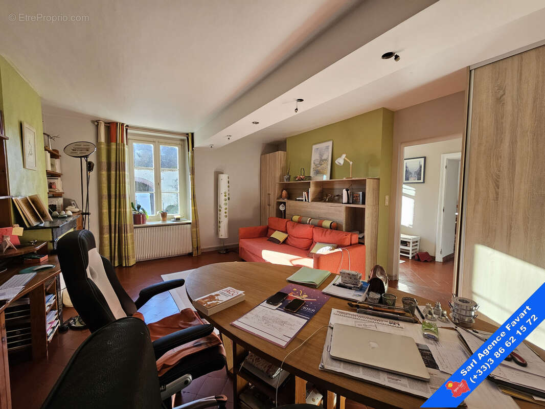 Maison à LA CELLE-SAINT-CYR