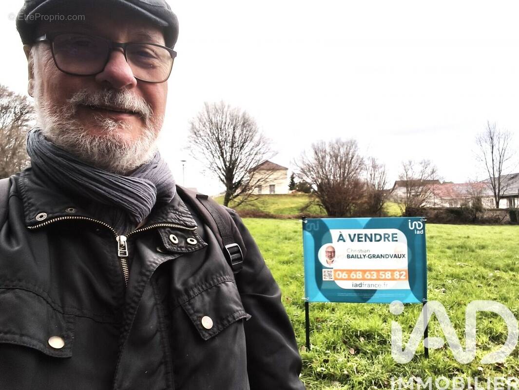 Photo 1 - Terrain à RIOZ