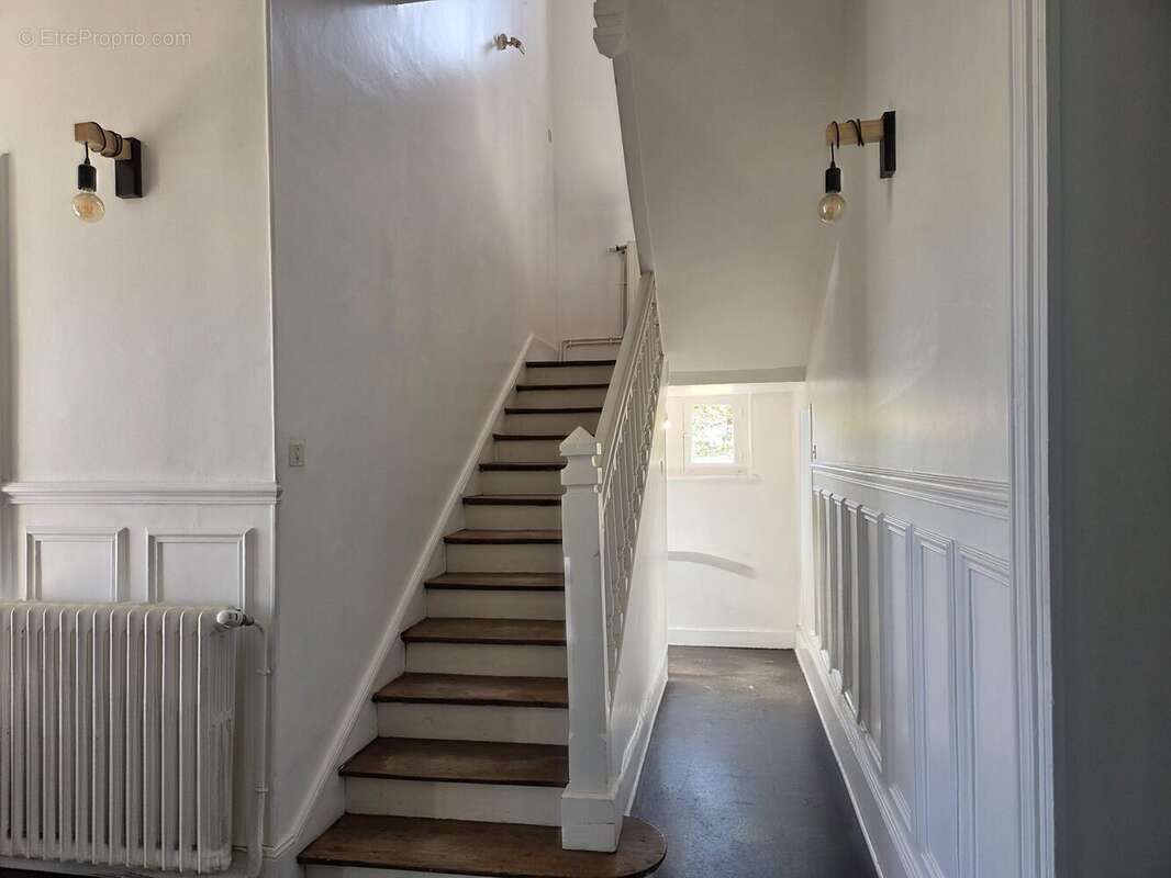 Maison 120 m² à Tracy-Le-Mont  - photo 5