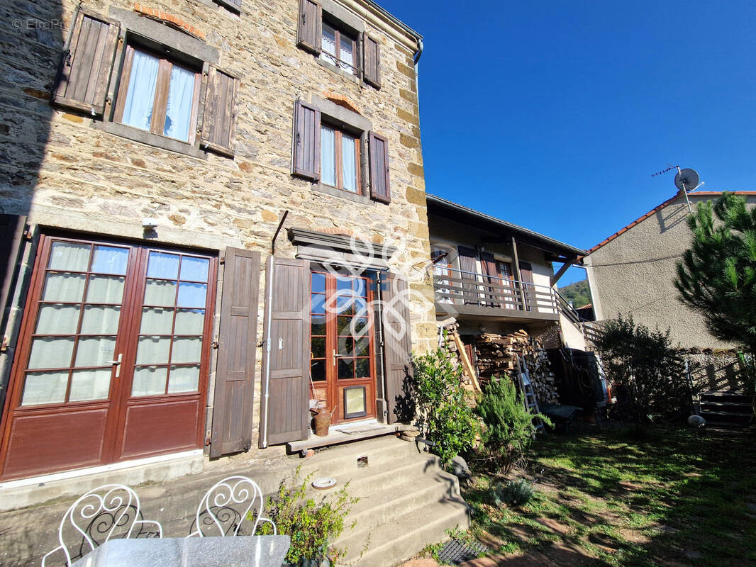 Maison à VILLENEUVE-D'ALLIER