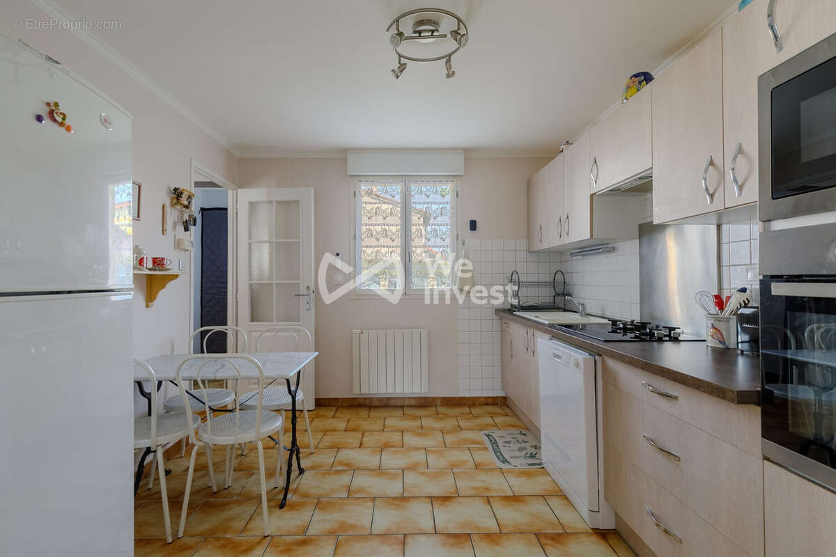 Maison 96 m² à Vaulx-En-Velin  - photo 5