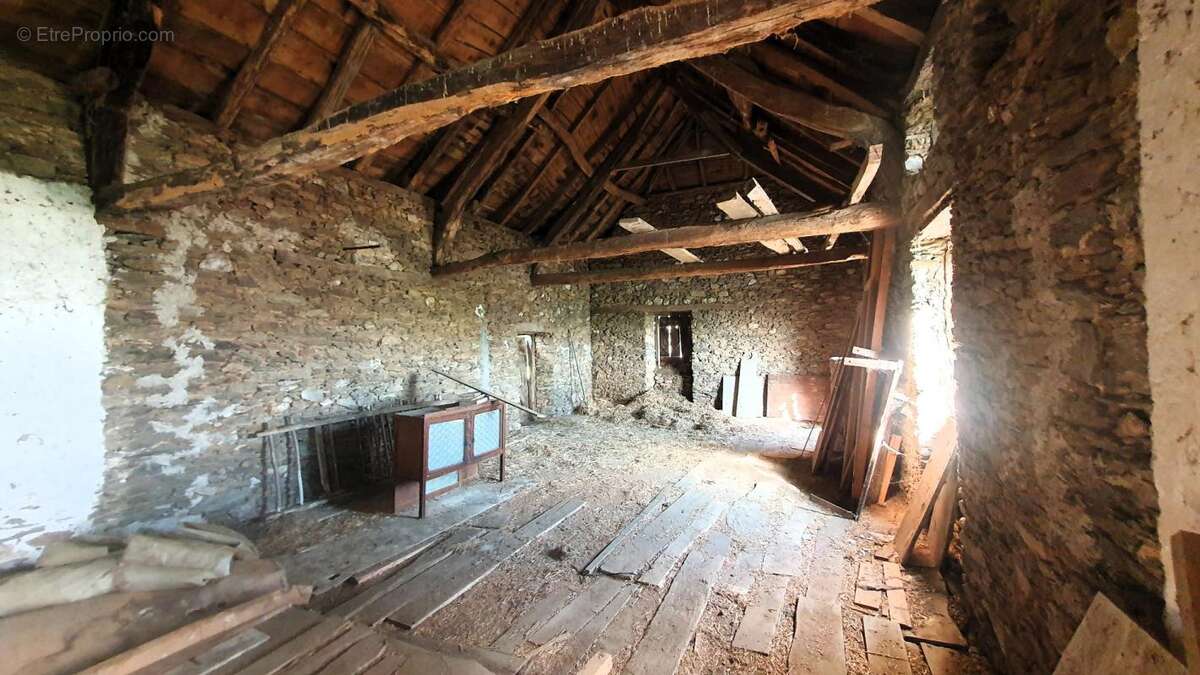 Maison à LA SALVETAT-PEYRALES