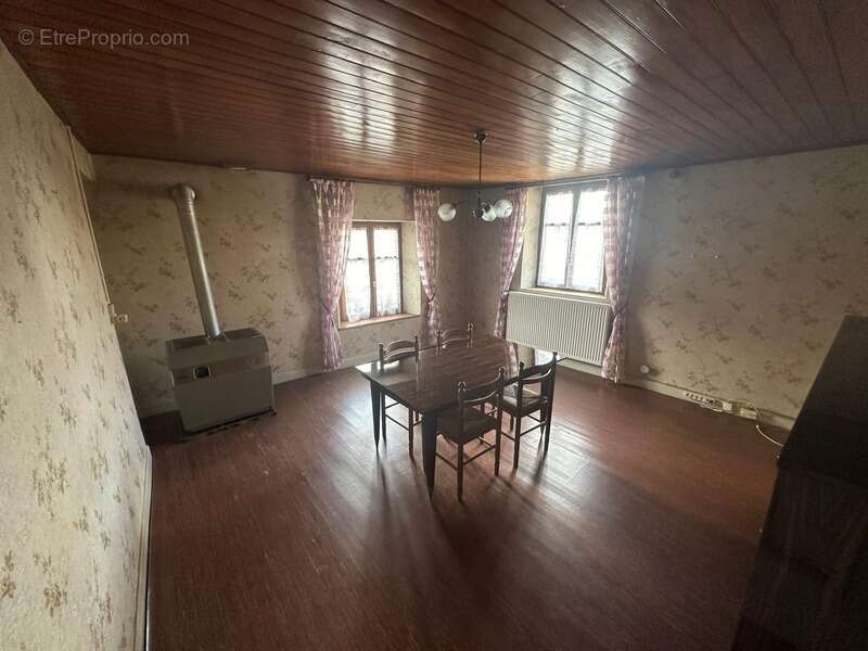 Maison à CONTREXEVILLE