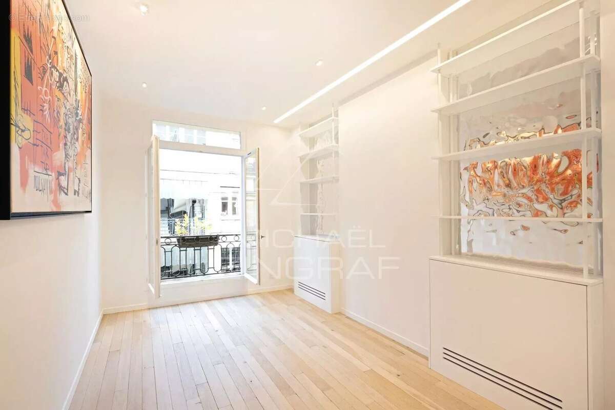 Appartement à PARIS-8E