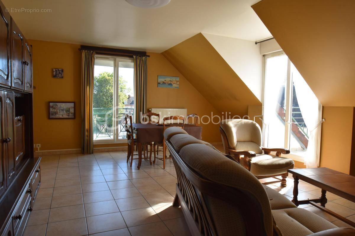 Appartement à AUNEAU