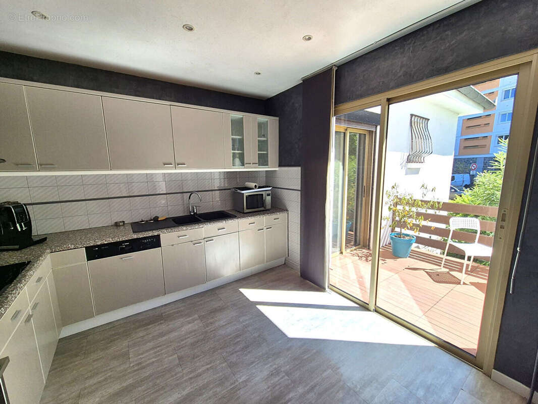 Maison Jolimont avec piscine et grand garage - photo 5
