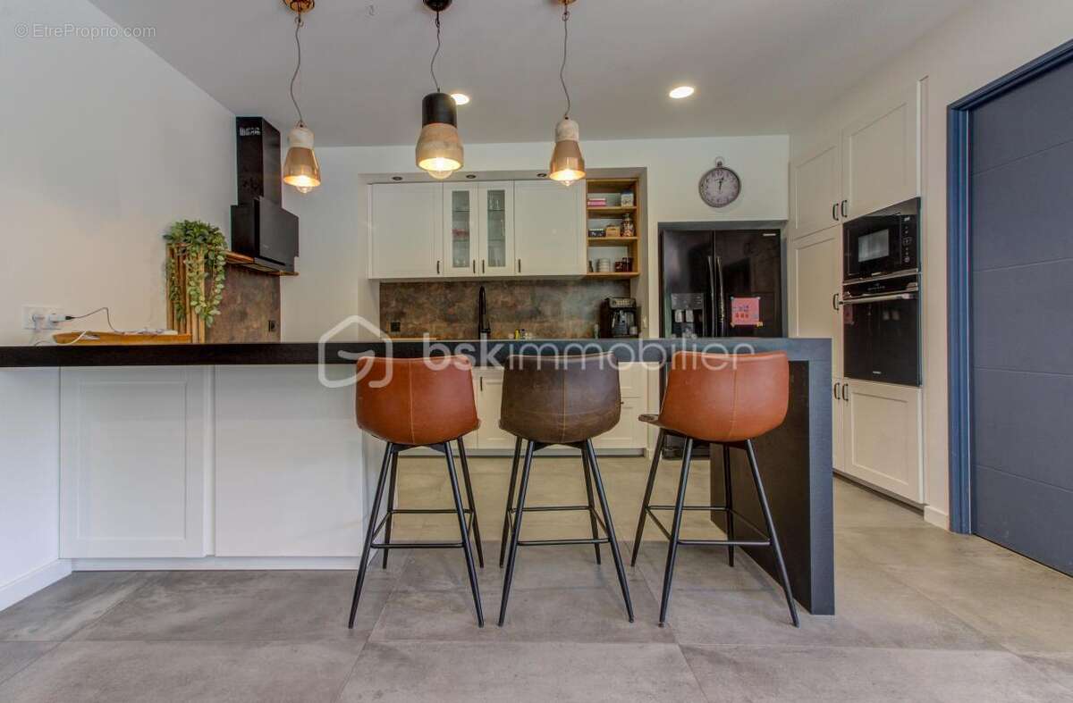 Maison à MONTELIMAR