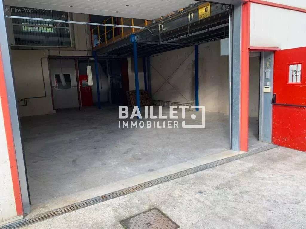 A vendre entrepôt / local 500 m2 zi carros - photo 4