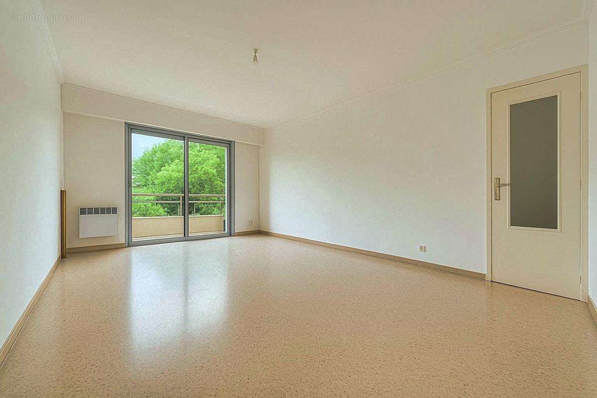 Appartement 1 pièce / 33 m² / 199 000 EUR / BANDOL - photo 2