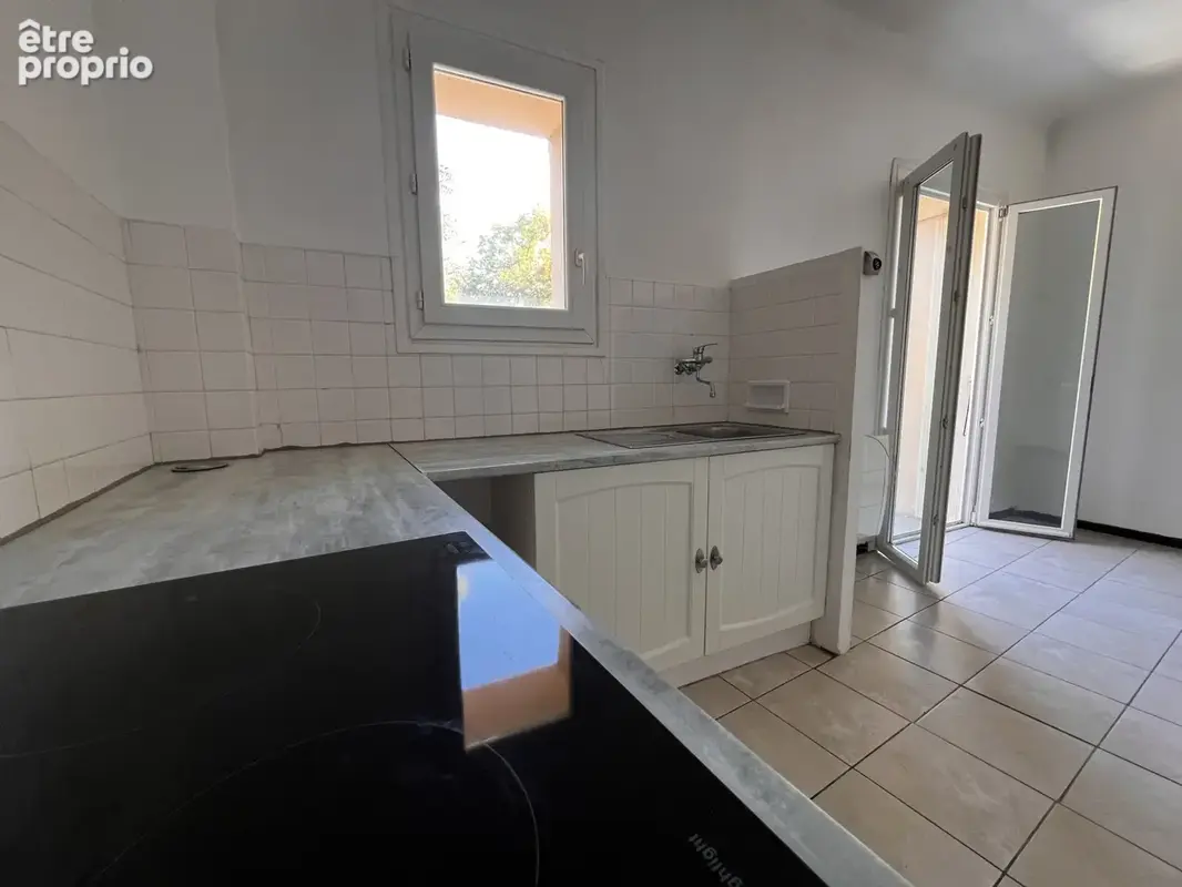 F2 bis avec balcon et vue dégagée à Céret - photo 6