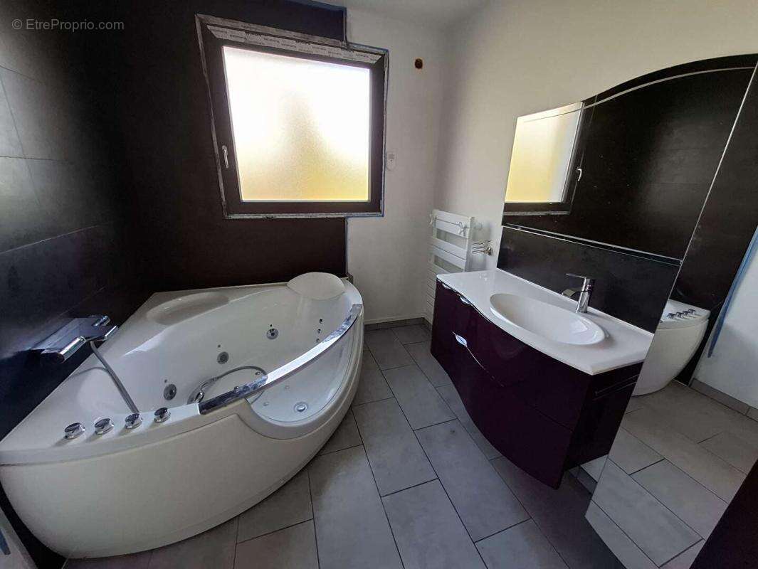 Maison à VERNEUIL-SUR-AVRE