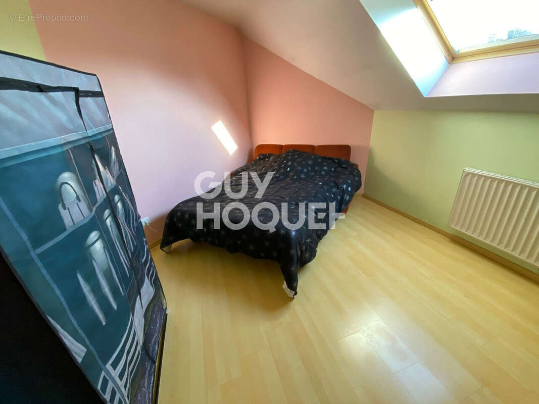 Maison à VENEUX-LES-SABLONS