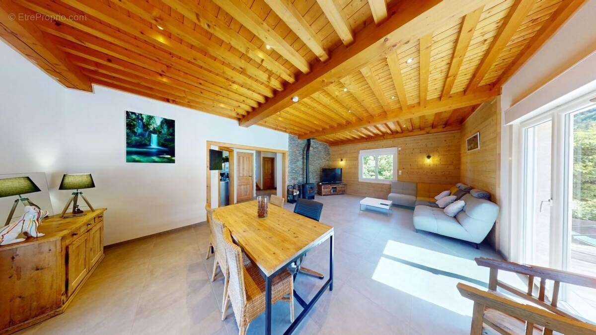 Maison à BIANS-LES-USIERS