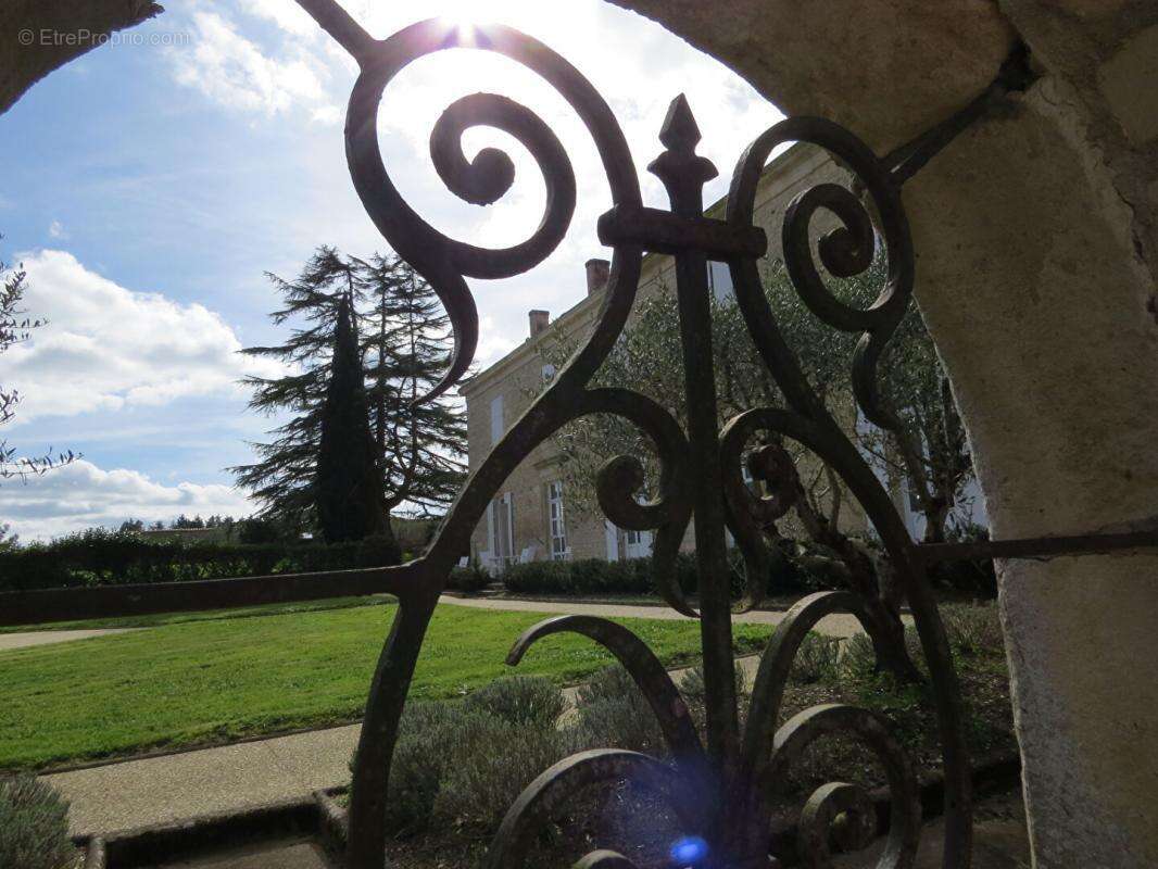 Elégante propriété,  parc et dépendances sur 3 ha - photo 15