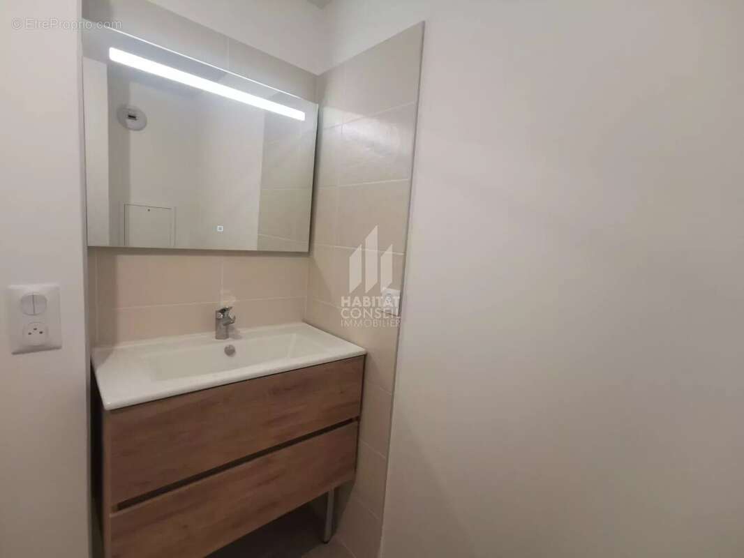 Appartement à LE PONT-DE-CLAIX