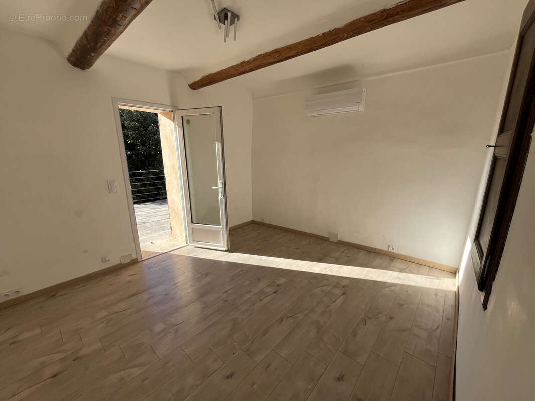 Maison à SAINT-SATURNIN-LES-APT