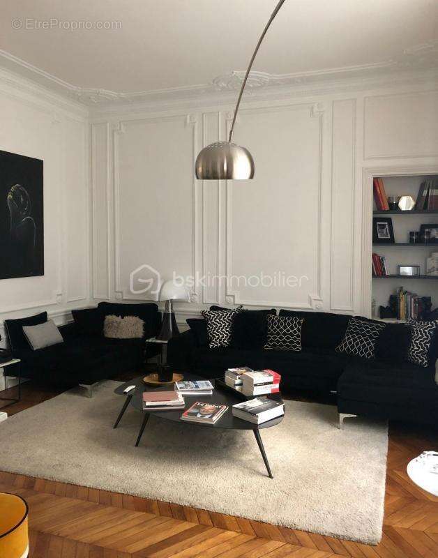Neuilly-sur-Seine – Saint Dominique - 5 pièces haussmannien – 126 m² Carrez – Rez-de-chaussée calme et prêt à vivre - photo 3